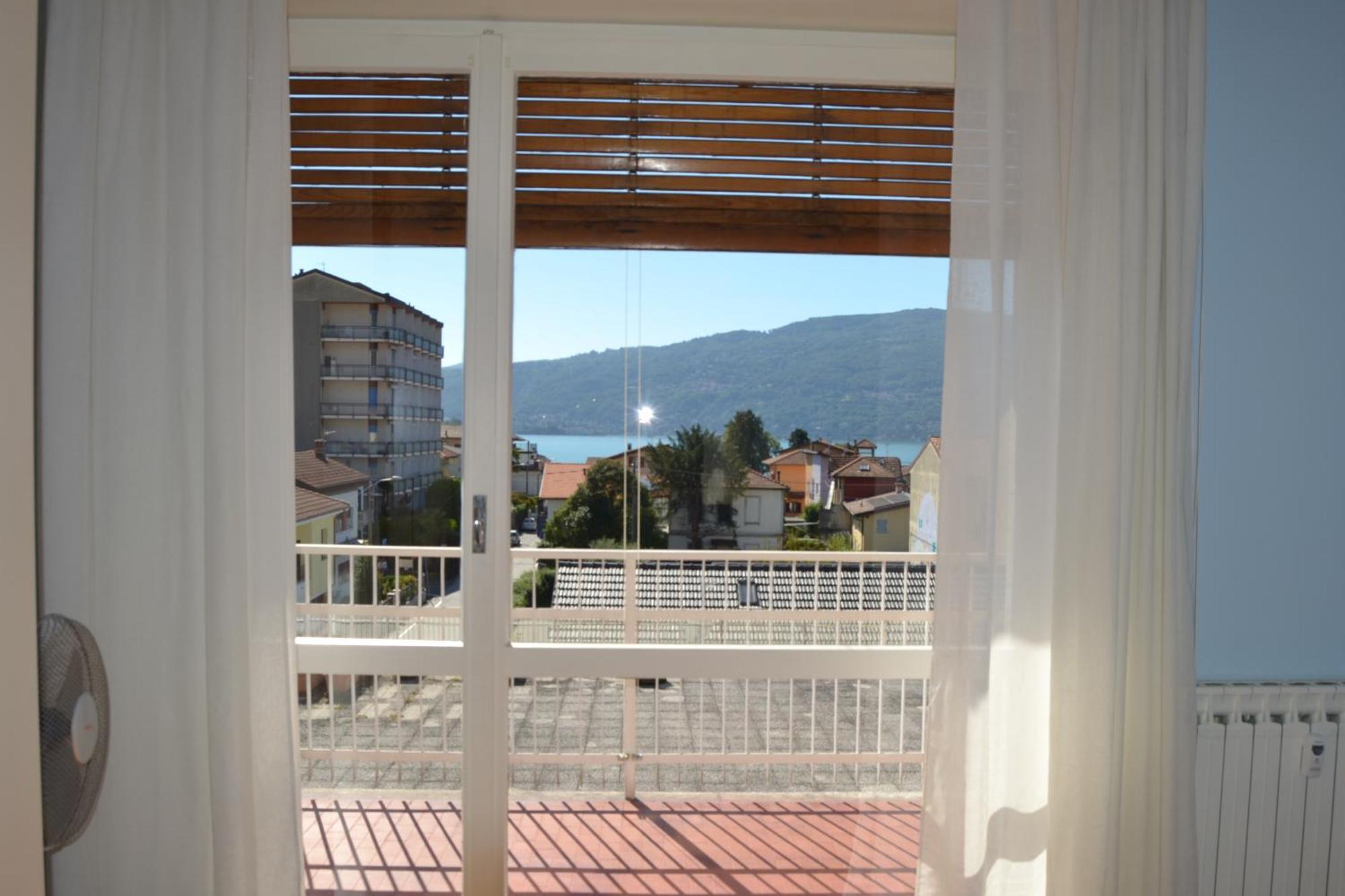 Suna Holiday Verbania Exteriör bild